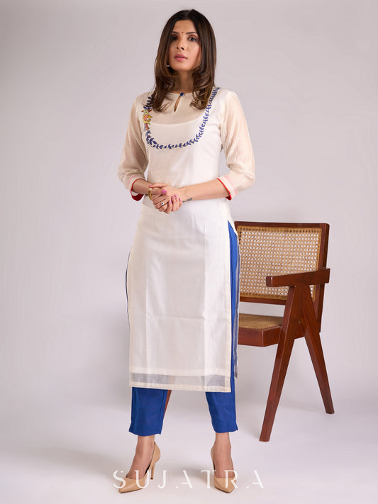 Elegant White Cotton Silk Kurta with Artisanal Hand-Painted Yoke