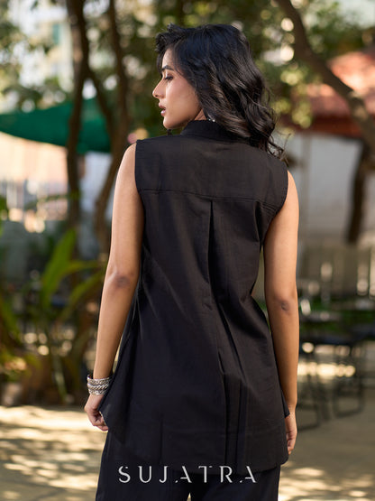 Black Cotton Sleeveless Shirt With Contrast Piping And Statement Buttons