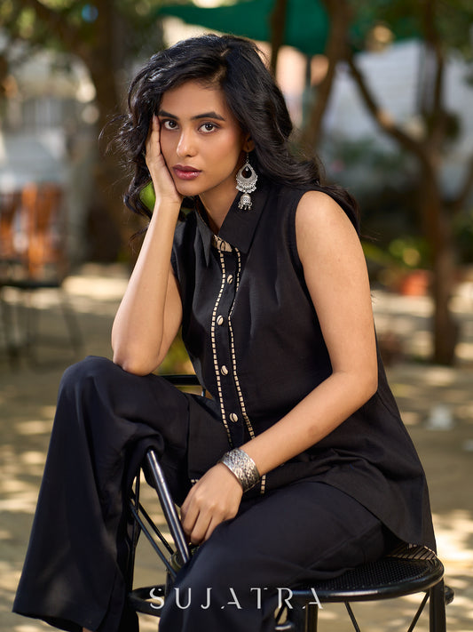 Black Cotton Sleeveless Shirt With Contrast Piping And Statement Buttons