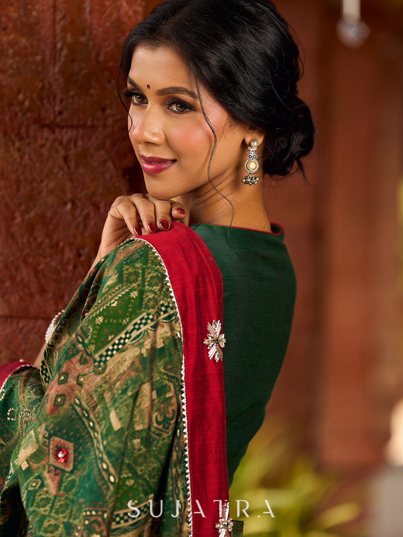 Sophisticated Dark Green Viscose Printed Saree with Diamond-Studded Border & Pallu