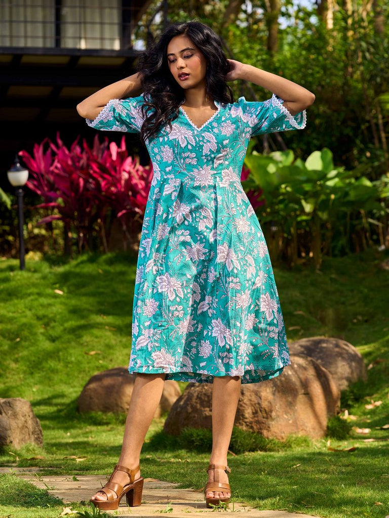 Sea Green Floral Cotton Dress with Lace-Trimmed Neckline and Puffy Sleeves