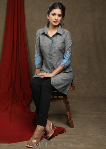 Elegant grey cotton tunic with patchwork on sleeves