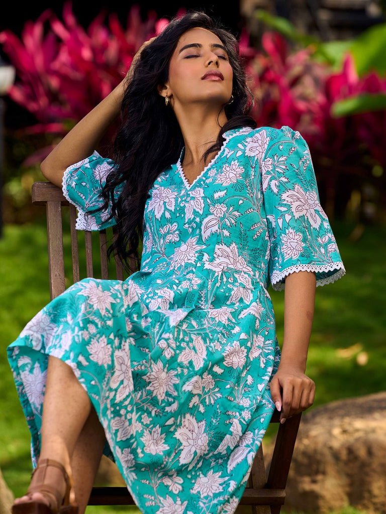 Sea Green Floral Cotton Dress with Lace-Trimmed Neckline and Puffy Sleeves