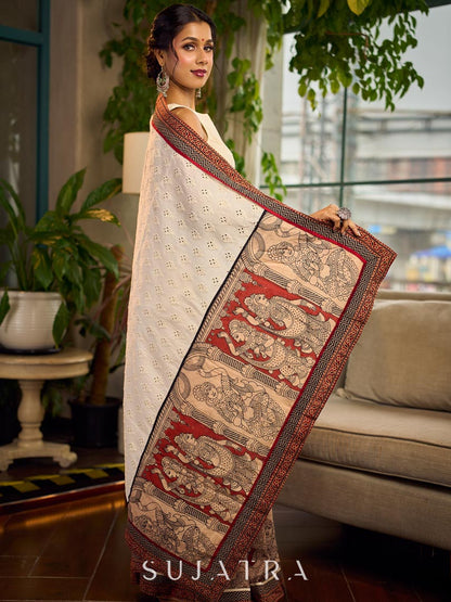 Elegant White Hakoba Cotton Saree with Rust-Red Kalamkari Print & Ajrakh Chevron Border
