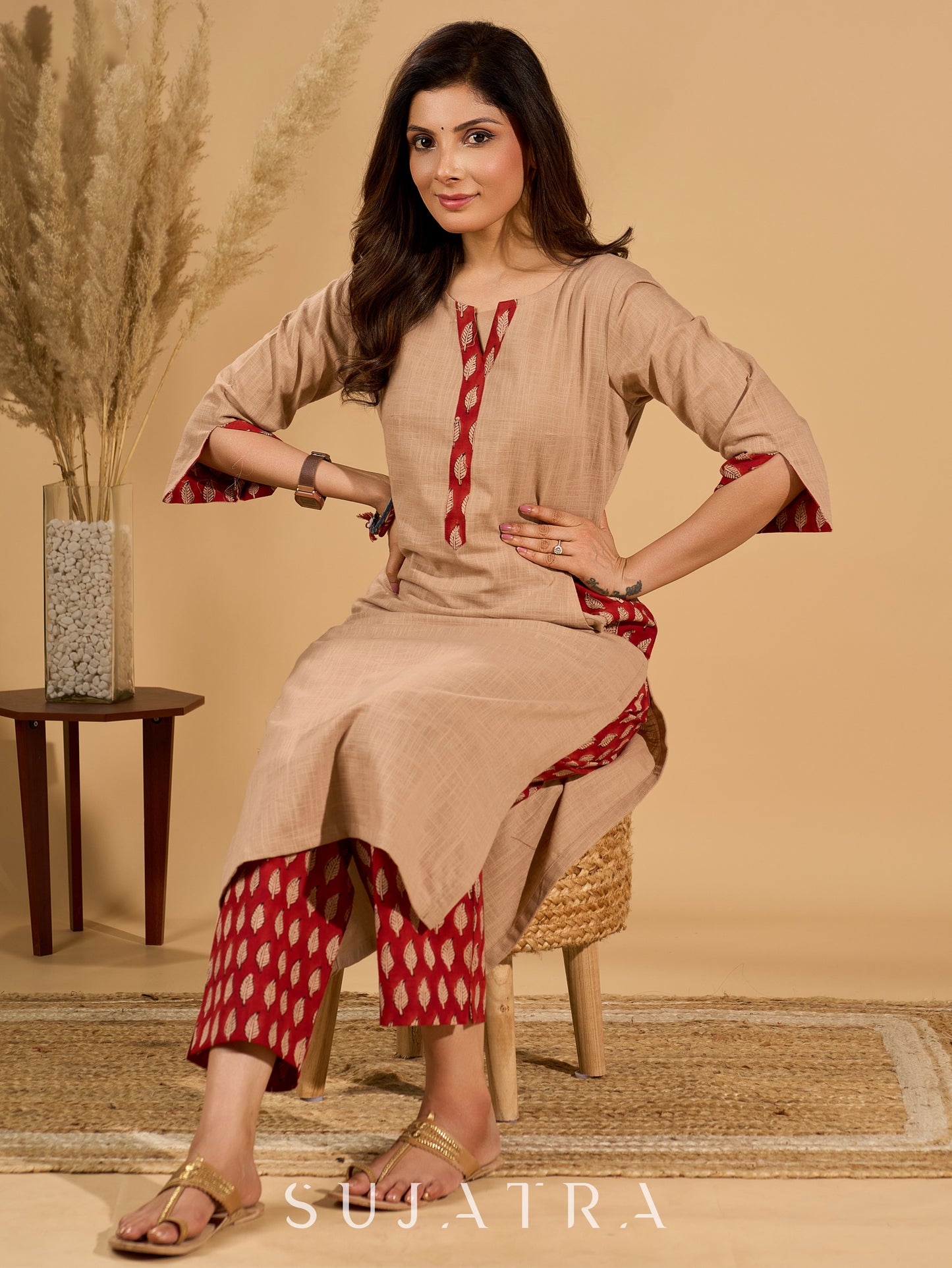 Crème Charm Mul Cotton Kurta with Printed Red Placket and Pocket