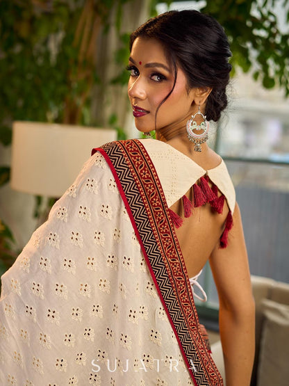 Elegant White Hakoba Cotton Saree with Rust-Red Kalamkari Print & Ajrakh Chevron Border