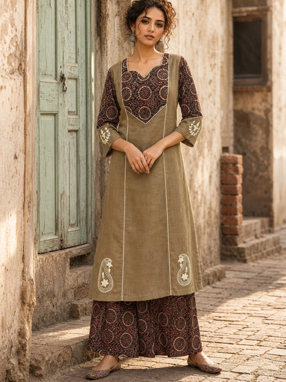 Elegant Beige Kurta with Ajrakh Print Yoke & Paisley Embroidery