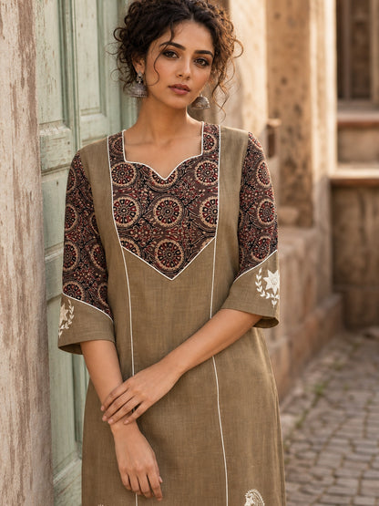 Elegant Beige Kurta with Ajrakh Print Yoke & Paisley Embroidery