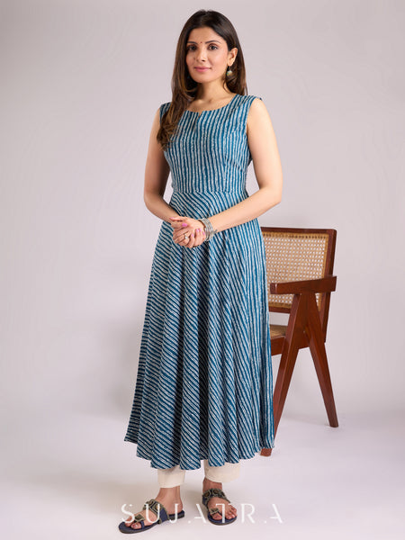 Graceful Blue Striped Viscose Flared Sleeveless Kurta