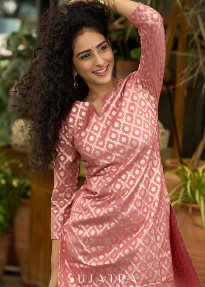 Graceful foxy pink banarsi Kurta