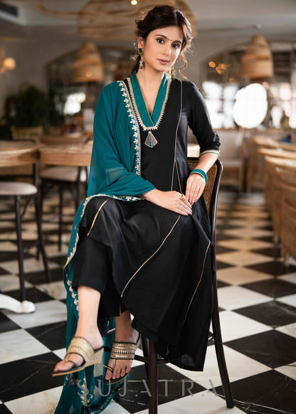 Beautiful A Line Kurta With Turquoise Detailing highlighted with Brooch