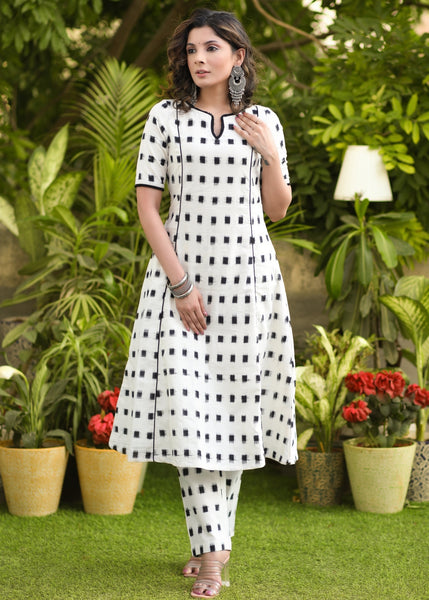 Designer Simple Plain Kurti, Size: XL at best price in Mumbai | ID:  10518145833