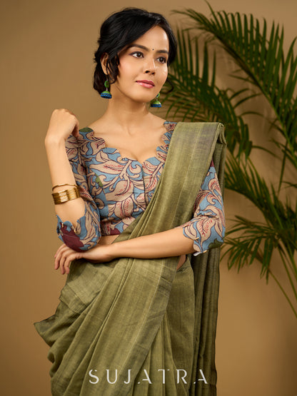 Elegant scallop neck blouse with vibrant kalamkari print - Optional Plain Saree