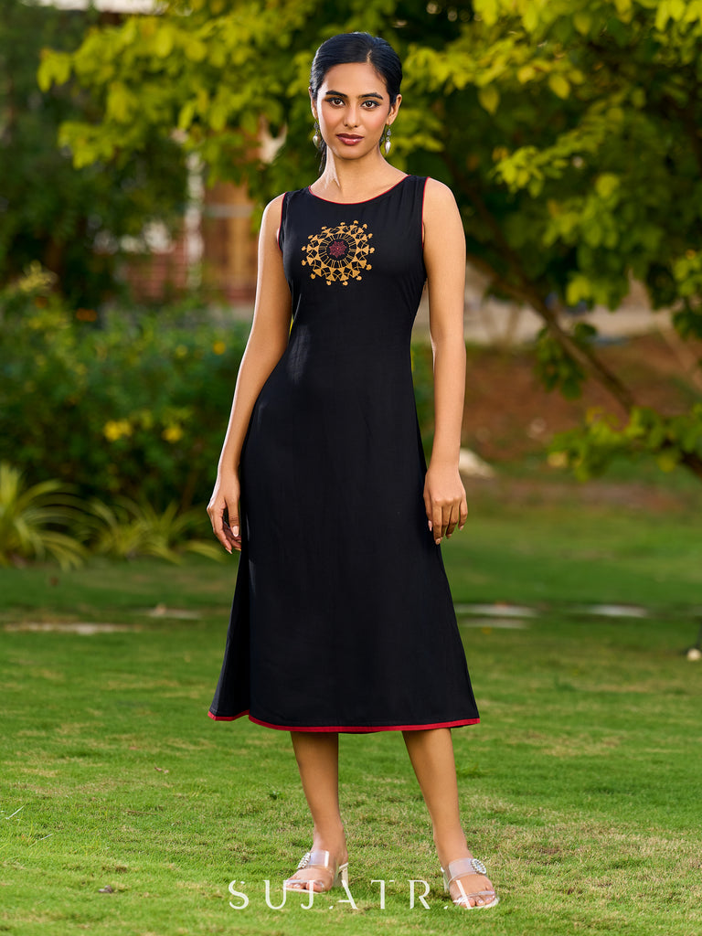 Chic Black Sleeveless Rayon Dress Adorned With Hand-Painted Warli Motif And Maroon Detailing