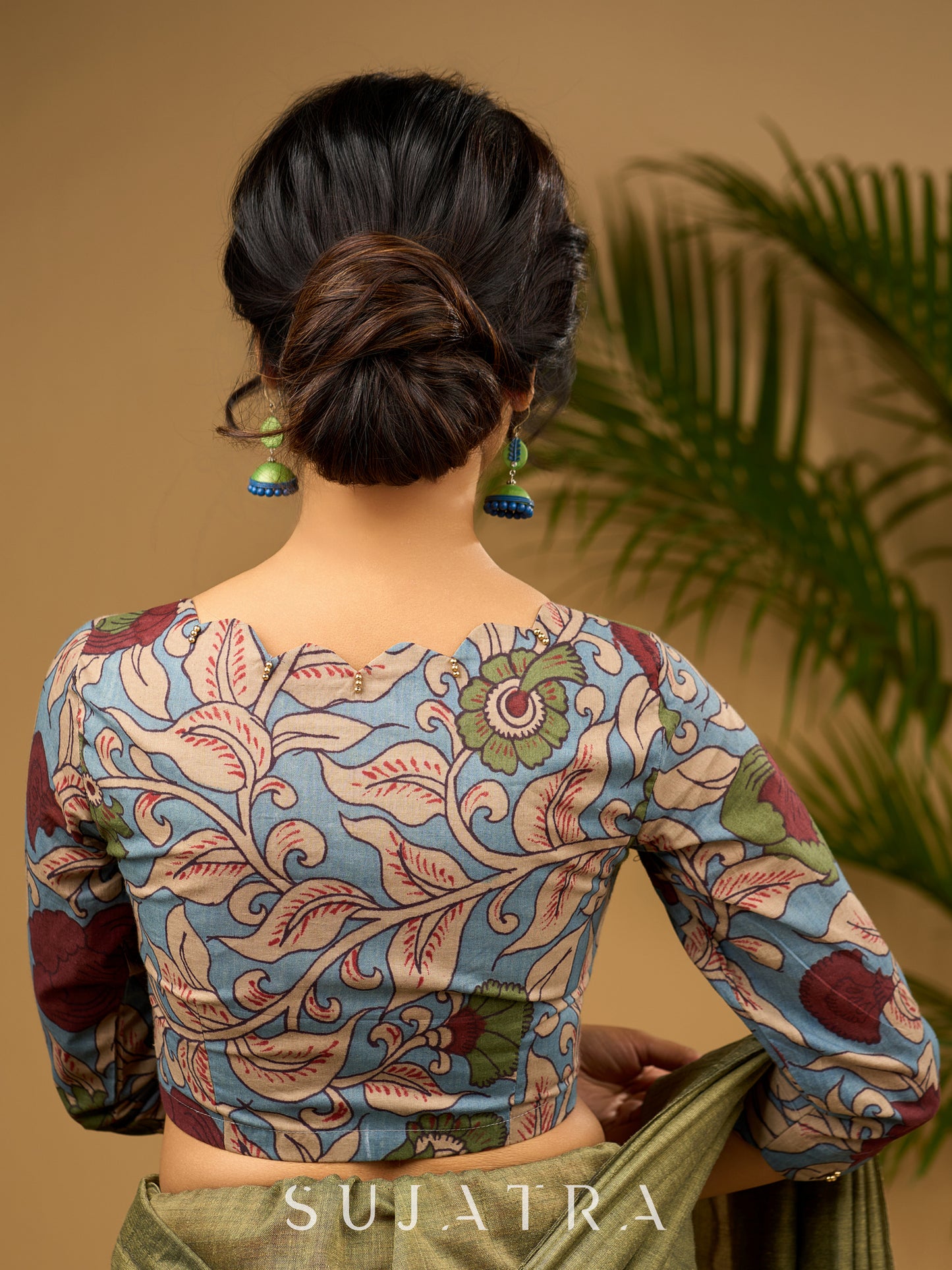 Elegant scallop neck blouse with vibrant kalamkari print - Optional Plain Saree