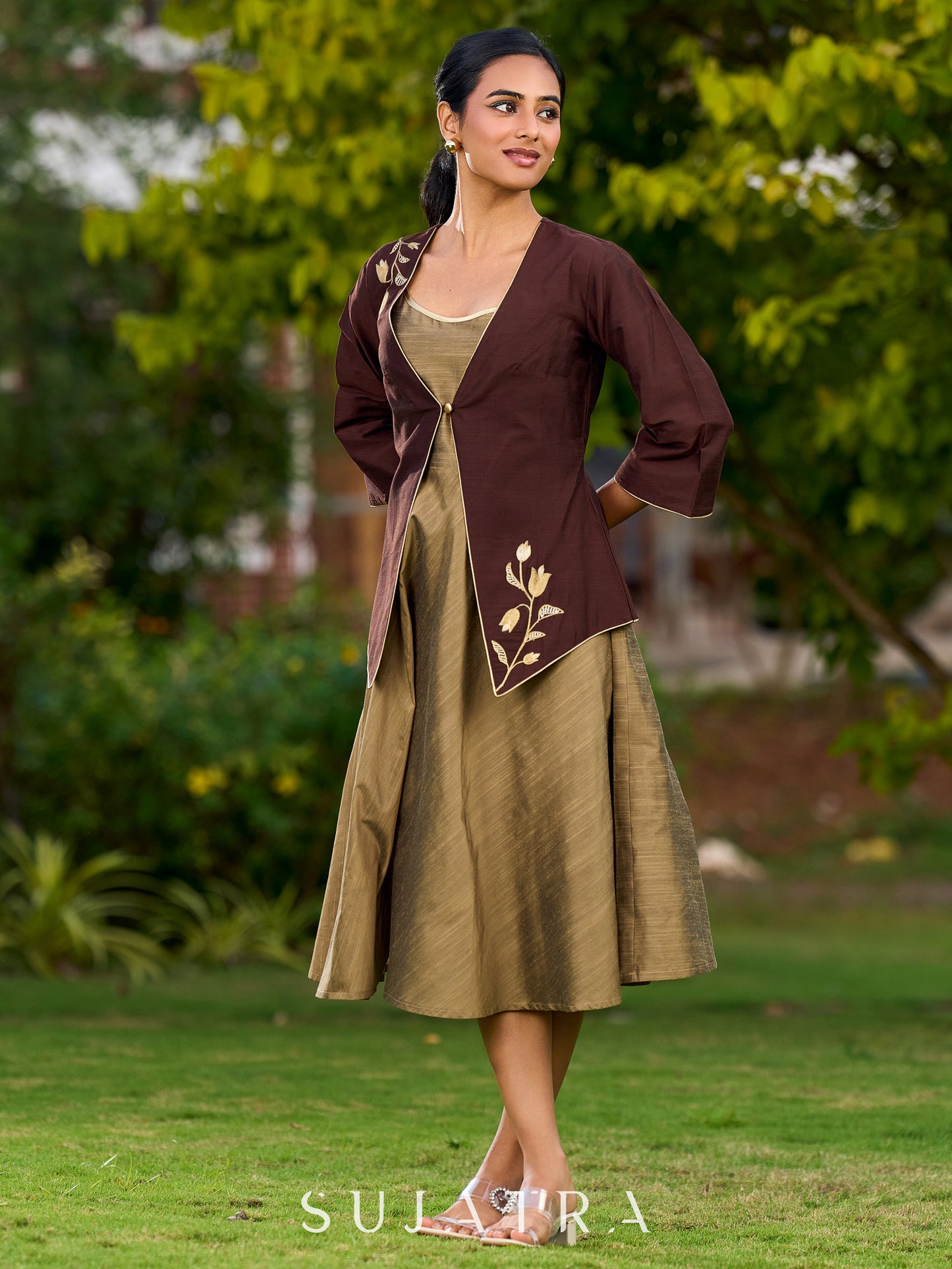 Refined Dark Brown Silk Jacket Featuring Embroidery and Shimmer-Lined Bell Sleeves