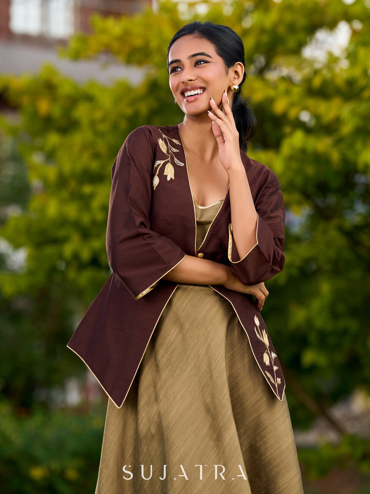 Refined Dark Brown Silk Jacket Featuring Embroidery and Shimmer-Lined Bell Sleeves