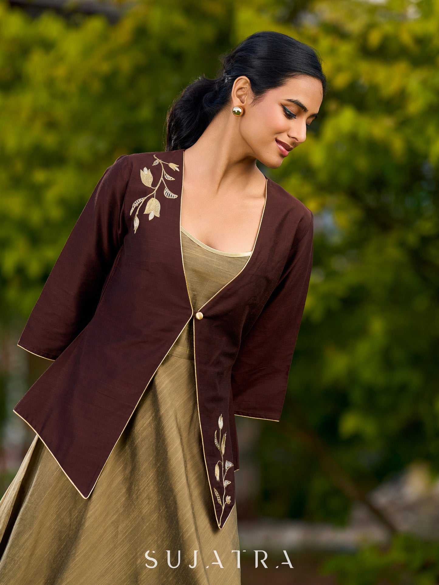 Refined Dark Brown Silk Jacket Featuring Embroidery and Shimmer-Lined Bell Sleeves