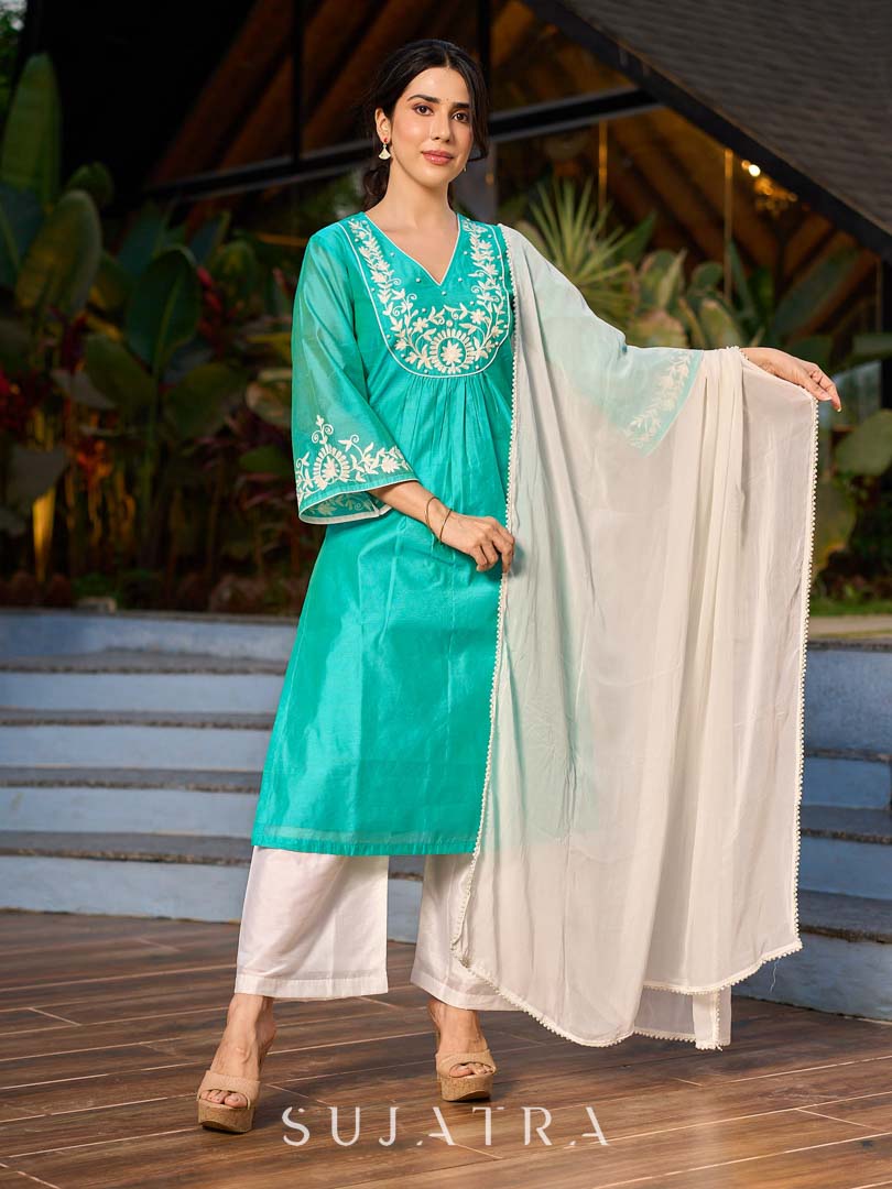 Exquisite White Georgette Dupatta with Delicate Pearl Lace Embellishment