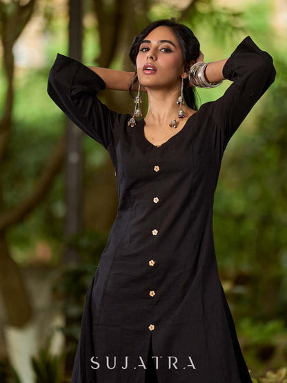 Graceful Black Cotton Kurta with Minimal Button Embellishments