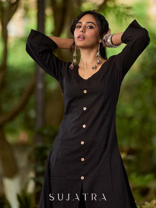 Graceful Black Cotton Kurta with Minimal Button Embellishments