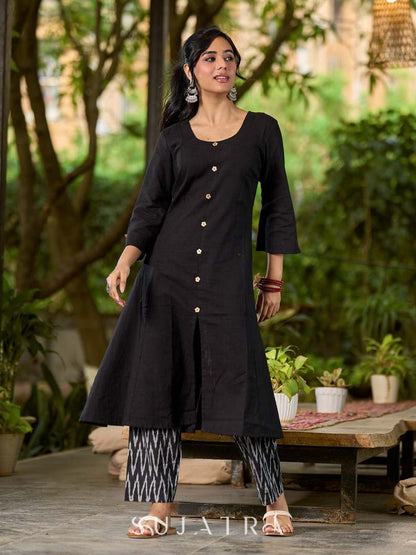 Graceful Black Cotton Kurta with Minimal Button Embellishments