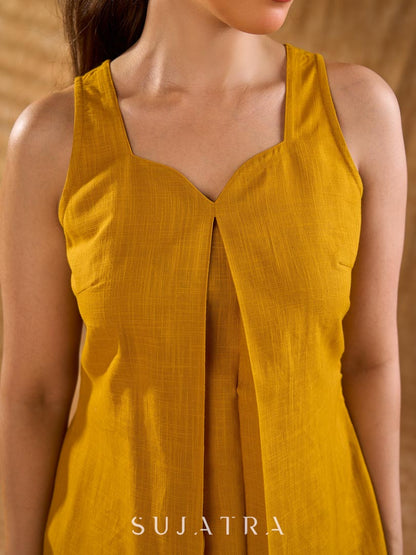 Graceful Mustard Cotton Pleated Sleeveless Dress with Chic Sweetheart Neckline