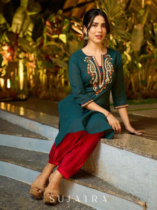 Graceful Teal Cotton Kurta Adorned with Intricate Paisley Embroidery
