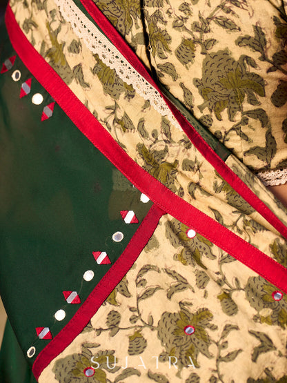 Chic Dark Green Silk Saree with Natural Floral Print Border