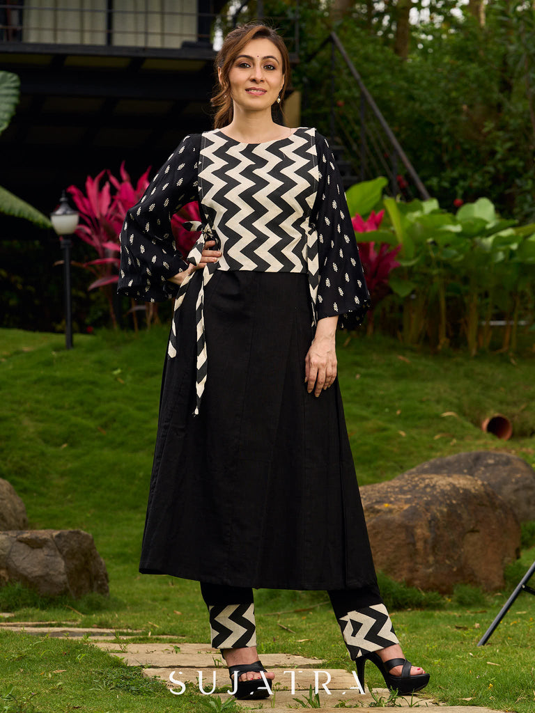 Contemporary Black Panel Kurta featuring Zigzag Tie Panel and Intricate Embroidered Sleeves