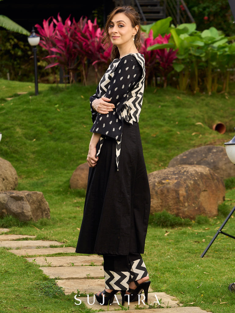 Contemporary Black Panel Kurta featuring Zigzag Tie Panel and Intricate Embroidered Sleeves