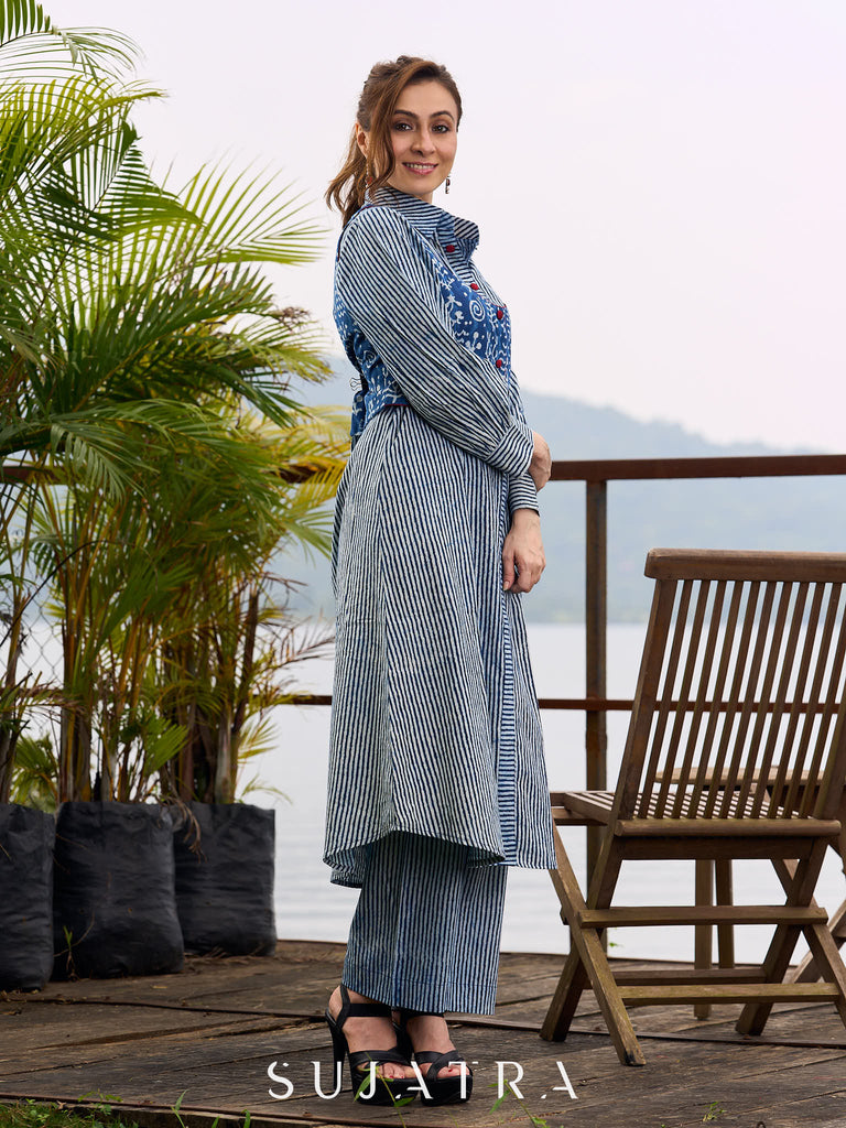 Elegant Indigo A-Line Kurta with Vertical Stripes and Front Button Detailing