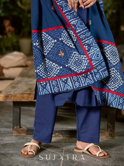 Striking Navy Blue Rayon Dupatta with Indigo Border & Pallu Adorned with Minimal Hand Embroidery