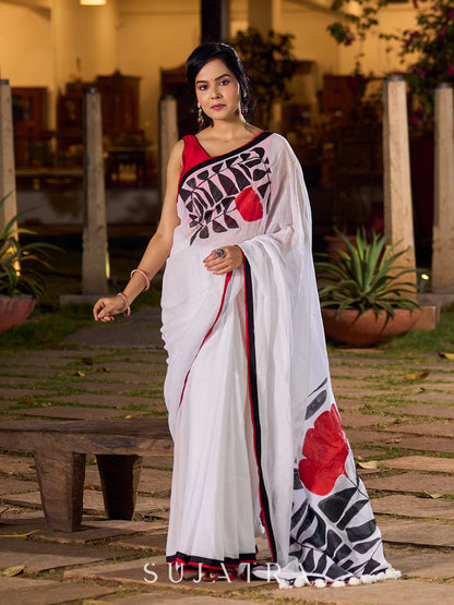 Elegant White Mul Cotton Saree with Bold Hand Painting