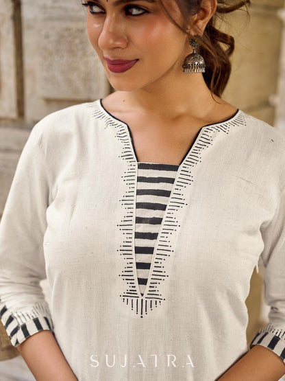 Refined Ivory Straight Kurta with Minimal Geometric Printed Neckline Highlighted with Hand Painting