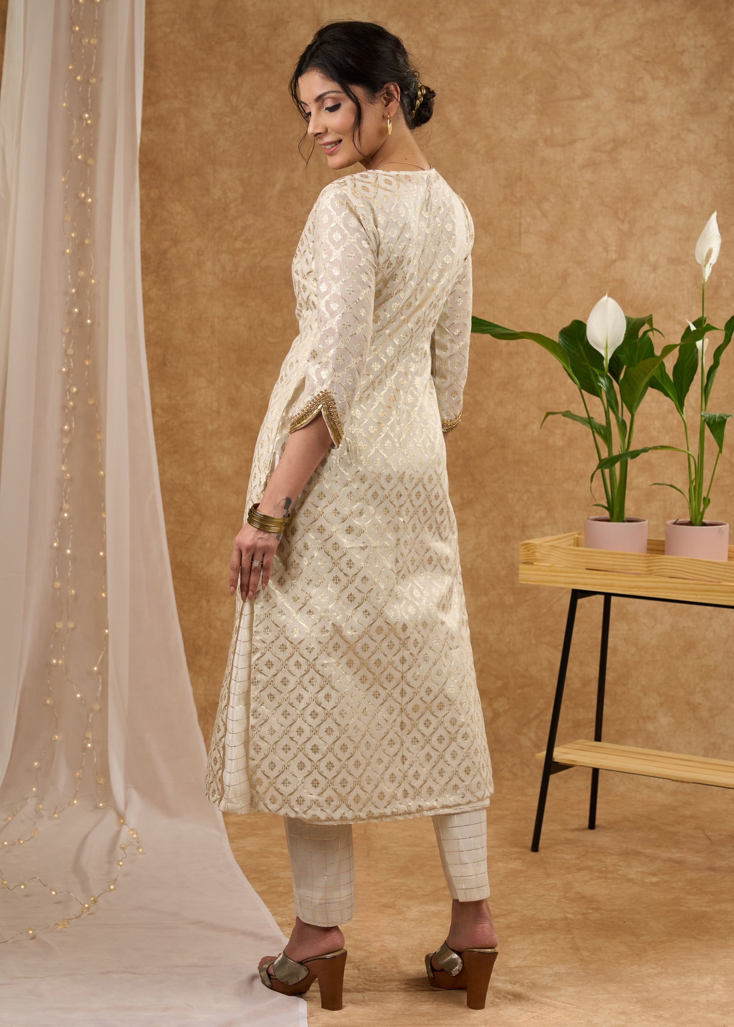 Elegant hand Embroidered Ivory Chanderi Kurta