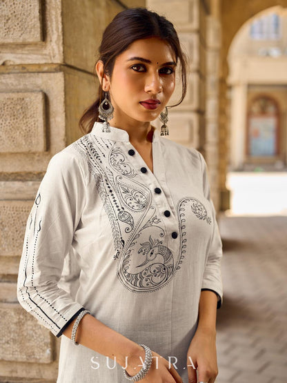 Simple Off-White Cotton Flex Straight Kurta with Minimal Hand Painting on Front & Sleeves