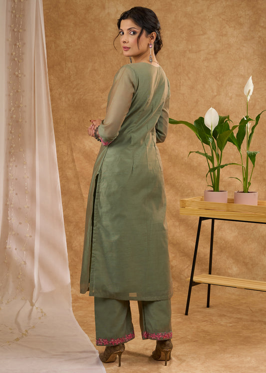Exclusive chanderi kurta with intricate applique work Pant optional