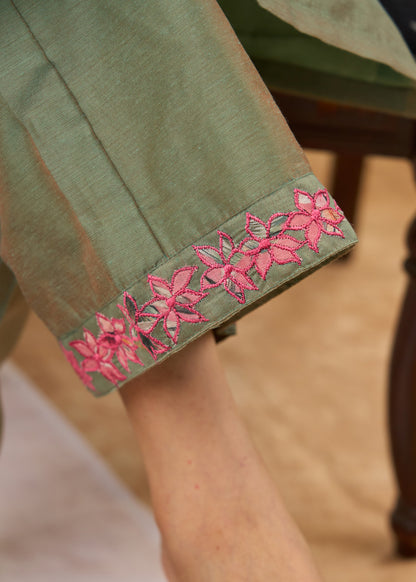 Elegant fern green Chanderi kurta and pant with intricate applique work -  Dupatta Optional