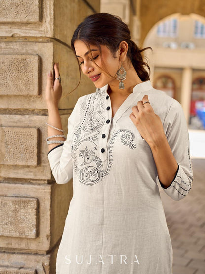 Simple Off-White Cotton Flex Straight Kurta with Minimal Hand Painting on Front & Sleeves