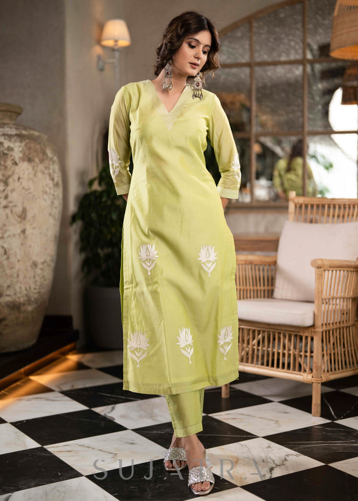 Elegant Lemon Chanderi Pant & Kurta With Off White Lotus Embroidery On Hemline & Sleeves - Dupatta Optional