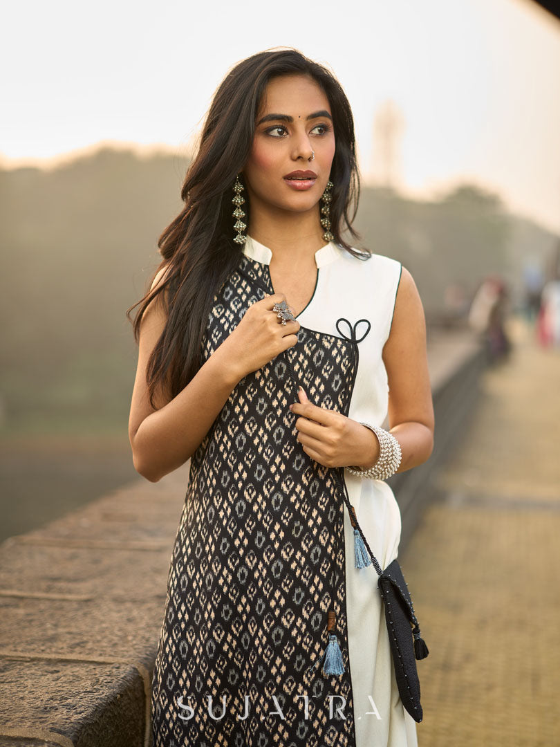 Elegant Sleeveless Black & White Viscose Rayon Angarkha Kurti with Collar