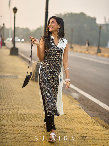 Elegant Sleeveless Black & White Viscose Rayon Angarkha Kurti with Collar