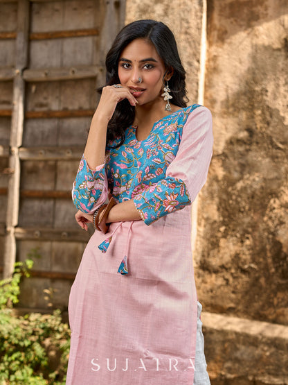 Chic Pastel Pink Cotton Kurta with Blue Floral Yoke Design & Sleeve Patch Accents