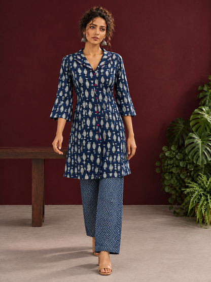 Indigo Cotton Co-Ord Set with White Fish Print Collared Tunic & zig zag Printed Pants — in motion