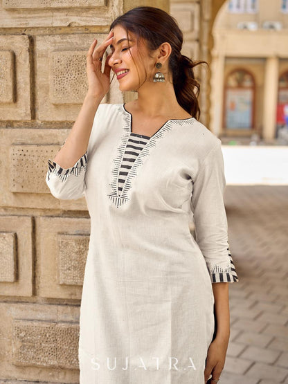 Refined Ivory Straight Kurta with Minimal Geometric Printed Neckline Highlighted with Hand Painting