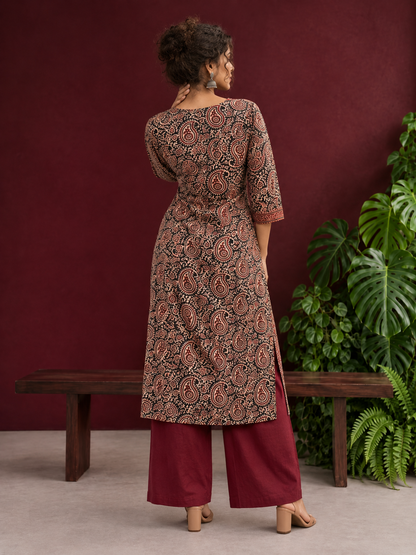 Black Cotton Ajrakh Print Kurta with Maroon Paisley Motifs and Contrast V-Neck Border — back view
