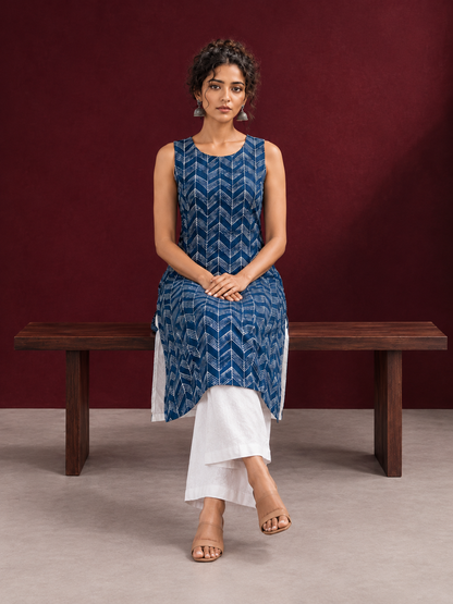 Blue Rayon Kurta with Hand-Drawn Chevron Stripe Print & Round Neckline — seated