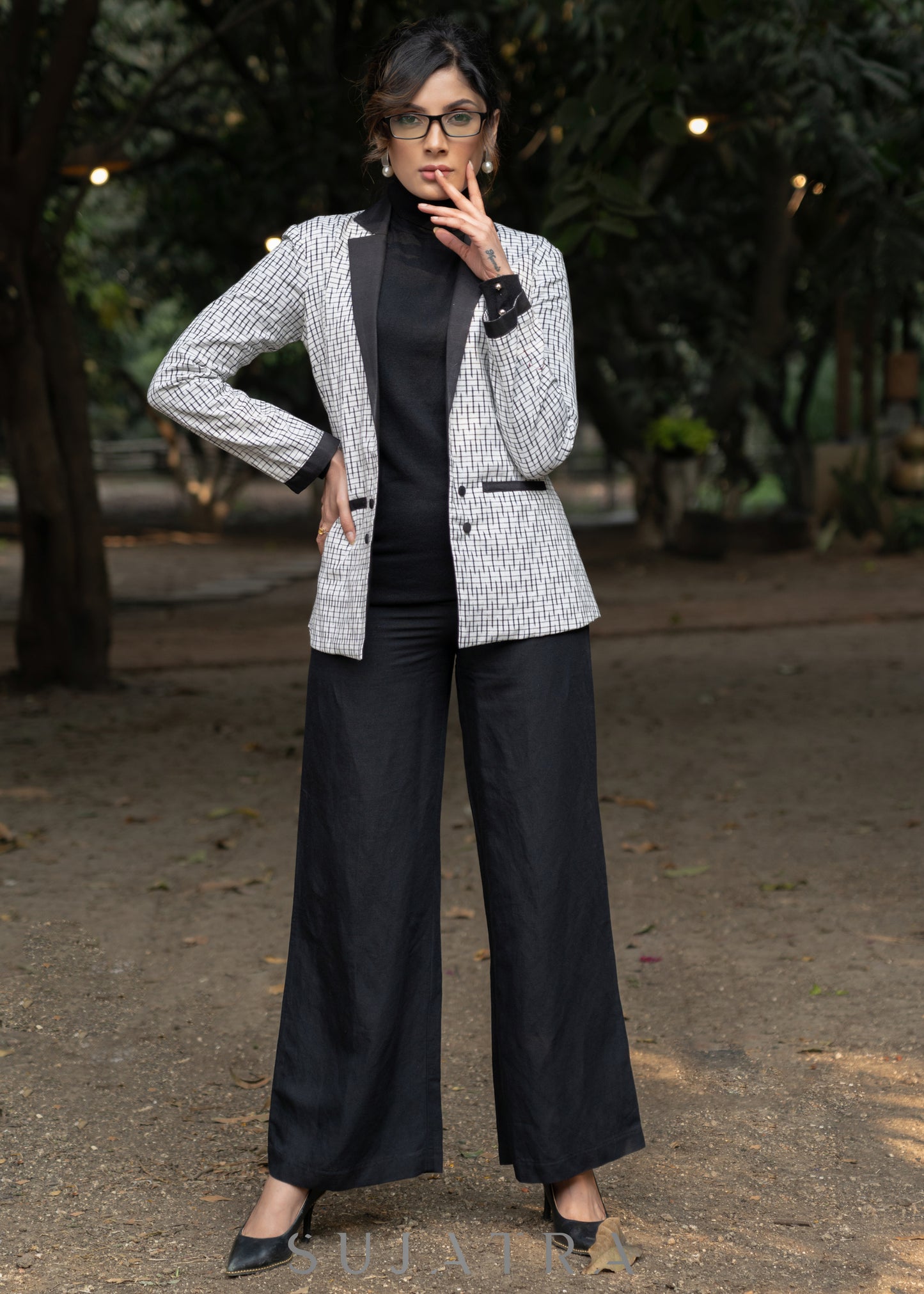 Elegant white cotton ikat formal blazer - Pant optional