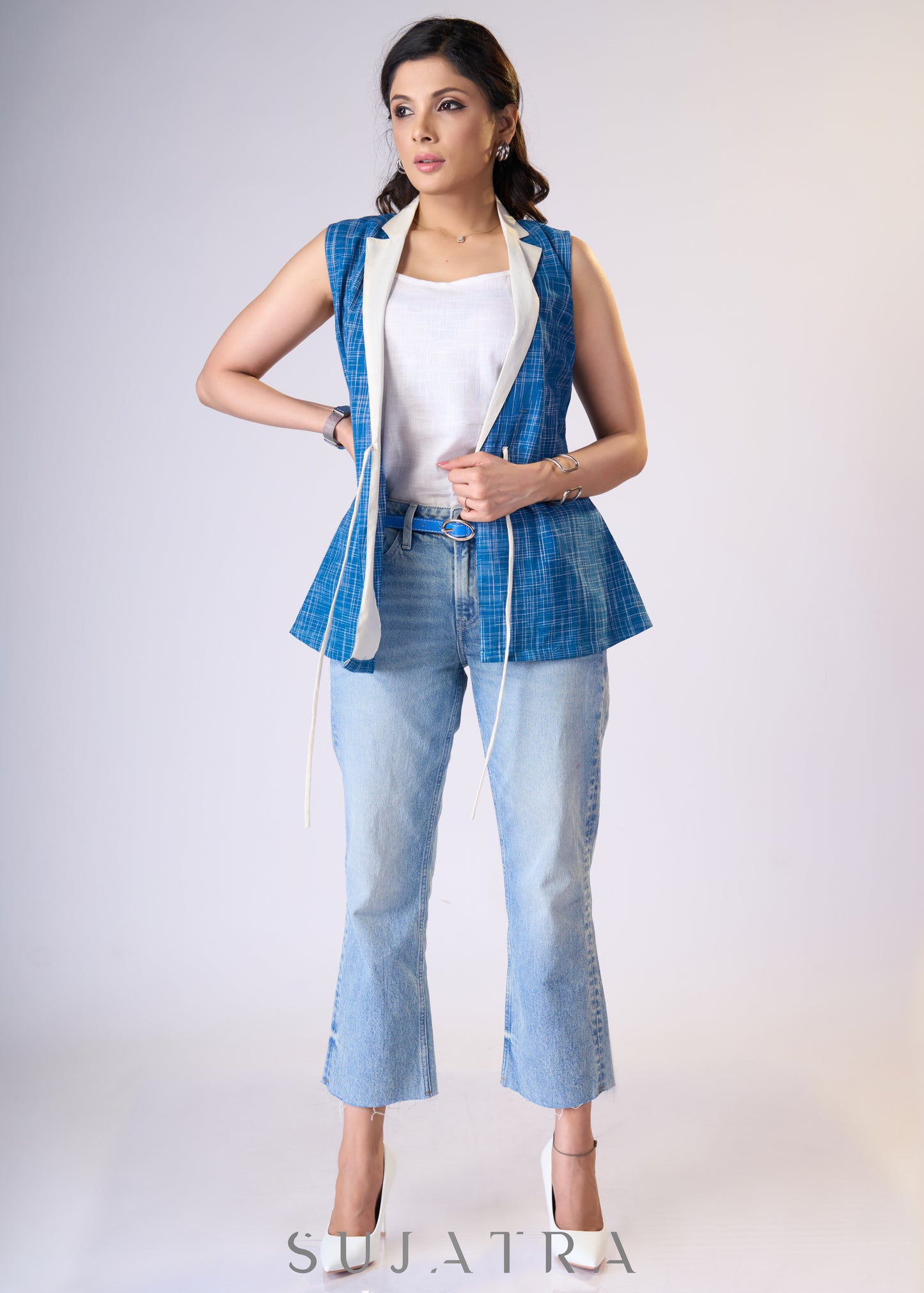 Smart Blue cotton checks sleeveless collared top with front tie-ups & Inner